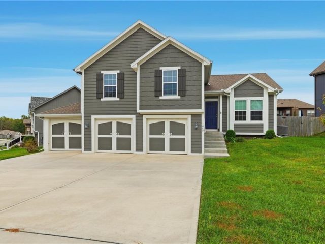 Homes for Sale in Kearney, MO 64060 | 1043 E 14th Street