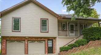 Homes for Sale in Liberty, MO 64068 | 1420  Andrea Drive