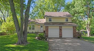 Homes for Sale in Kansas City, MO 64155 | 813 NE 113 Terrace
