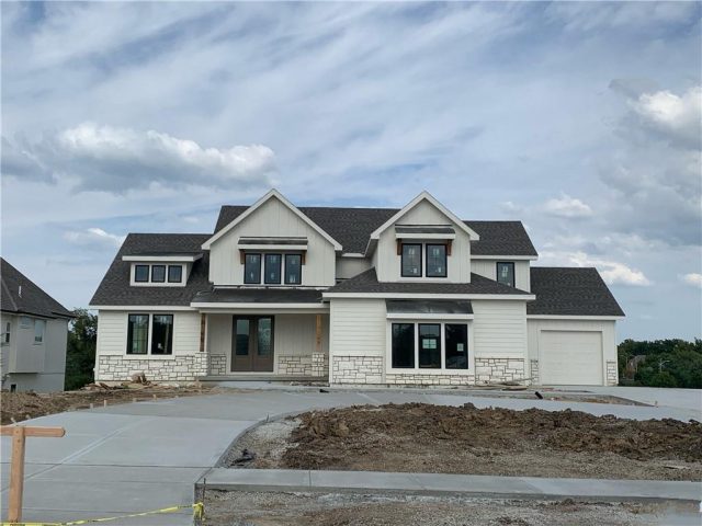 Homes for Sale in Kansas City, MO 64155 | 2304 NE Shoal Creek Parkway