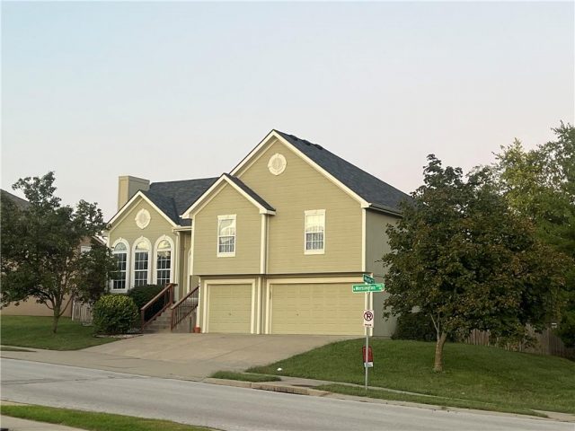 Homes for Sale in Kansas City, MO 64156 | 8611 N Mersington Avenue