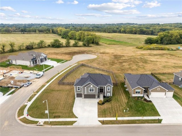 Homes for Sale in Kansas City, MO 64165 | 1325 NE 122nd Street