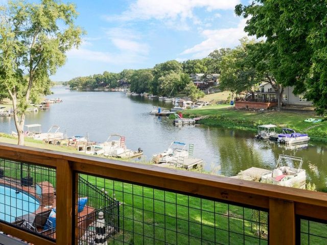 Homes for Sale in Lake Waukomis, MO 64151 | 631  North Shore Drive