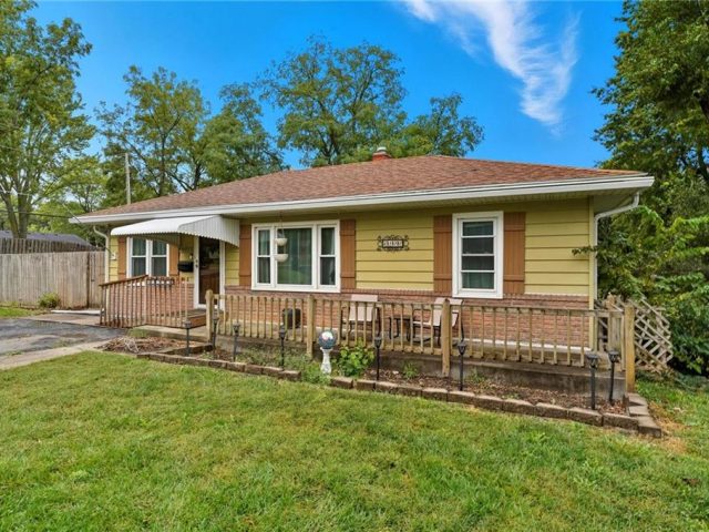 Homes for Sale in Gladstone, MO 64118 | 6800 N Troost Avenue