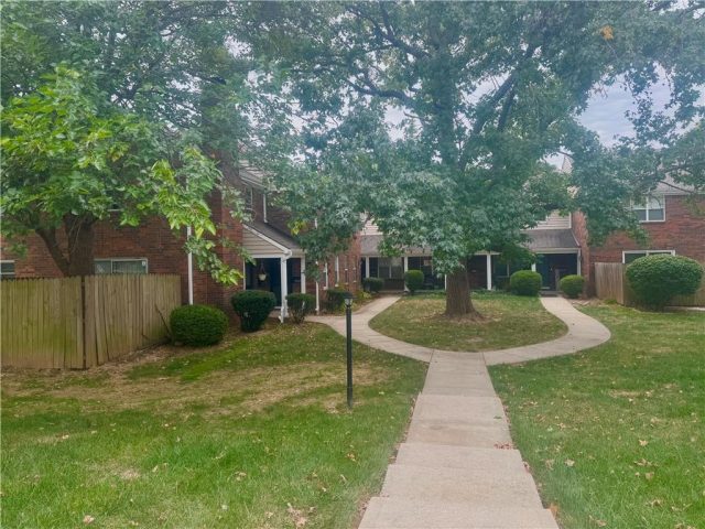 Homes for Sale in Gladstone, MO 64119 | 3619 NE 68th Terrace