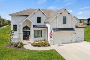 8320-NW-89th-Terrace-mls-2582518-image-1