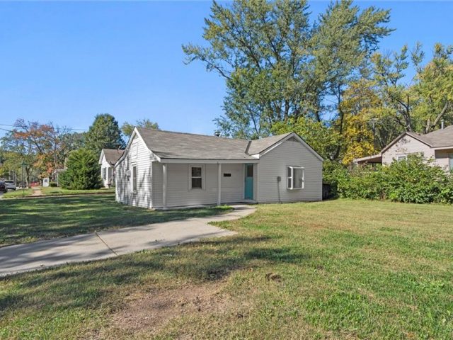 Homes for Sale in Excelsior Springs, MO 64024 | 802  Park Avenue