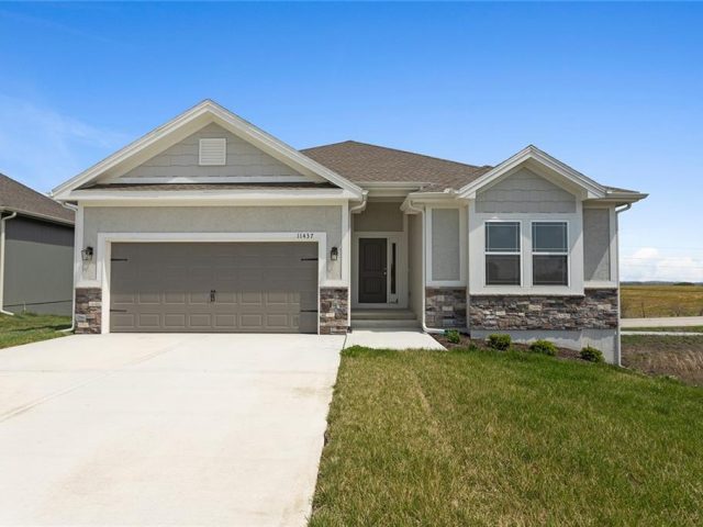 Homes for Sale in Kansas City, MO 64157 | 11437 N Auburndale Circle