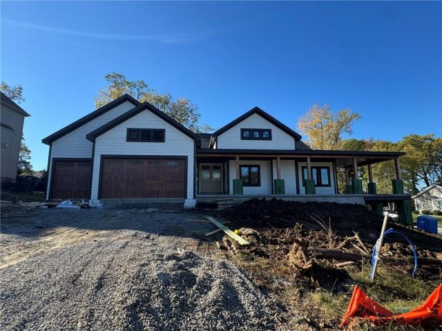 Homes for Sale in Parkville, MO 64152 | 6130 S National Drive