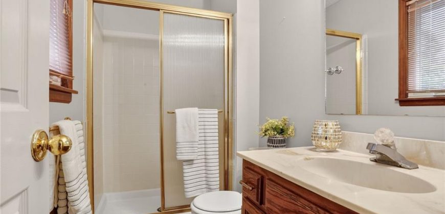 Homes for Sale in Liberty, MO 64068 | 1420  Andrea Drive