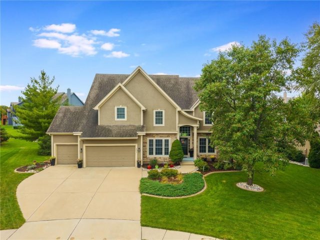 Homes for Sale in Kansas City, MO 64157 | 9623 N Crescent Court