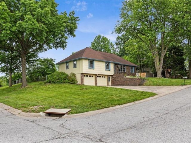 Homes for Sale in Liberty, MO 64068 | 1541 N Withers Road