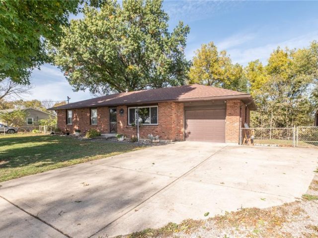 Homes for Sale in Camden Point, MO 64018 | 1008  3rd Street