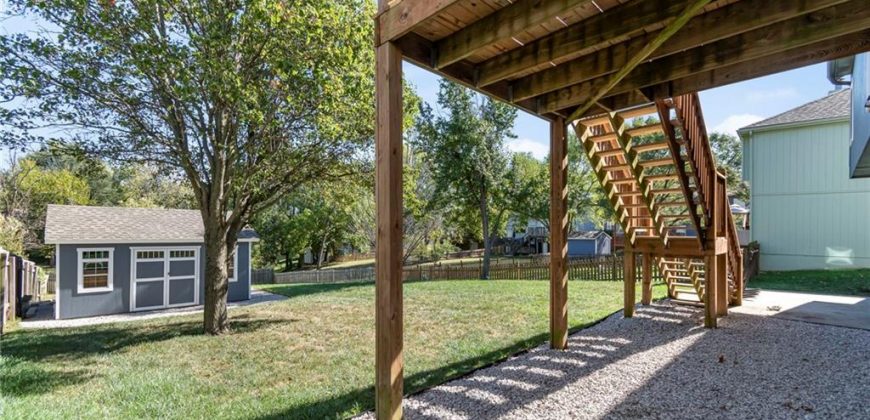 Homes for Sale in Kansas City, MO 64154 | 8509 N Robinhood Avenue