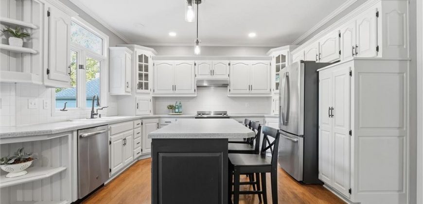 Homes for Sale in Parkville, MO 64152 | 7808 NW Twilight Place