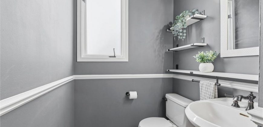 Homes for Sale in Parkville, MO 64152 | 7808 NW Twilight Place