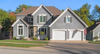 Homes for Sale in Parkville, MO 64152 | 7808 NW Twilight Place