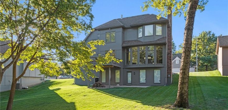 Homes for Sale in Parkville, MO 64152 | 7808 NW Twilight Place