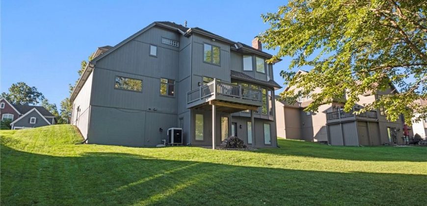 Homes for Sale in Parkville, MO 64152 | 7808 NW Twilight Place