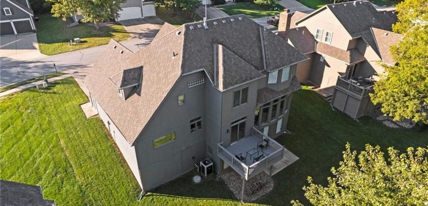 Homes for Sale in Parkville, MO 64152 | 7808 NW Twilight Place