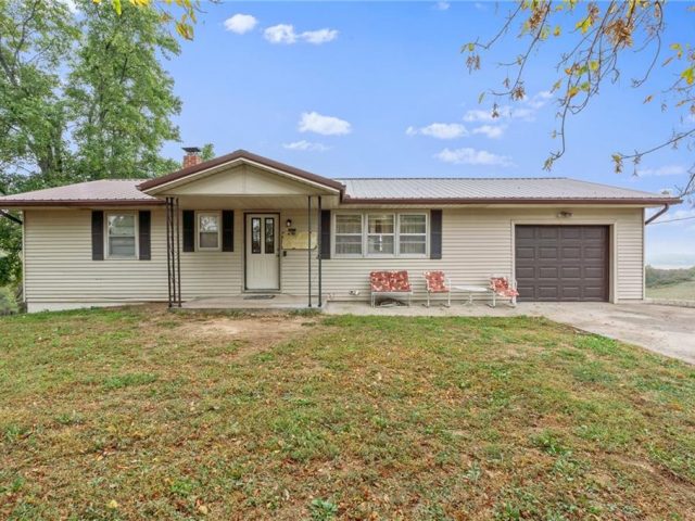 Homes for Sale in Excelsior Springs, MO 64024 | 26423 NE 98th Street