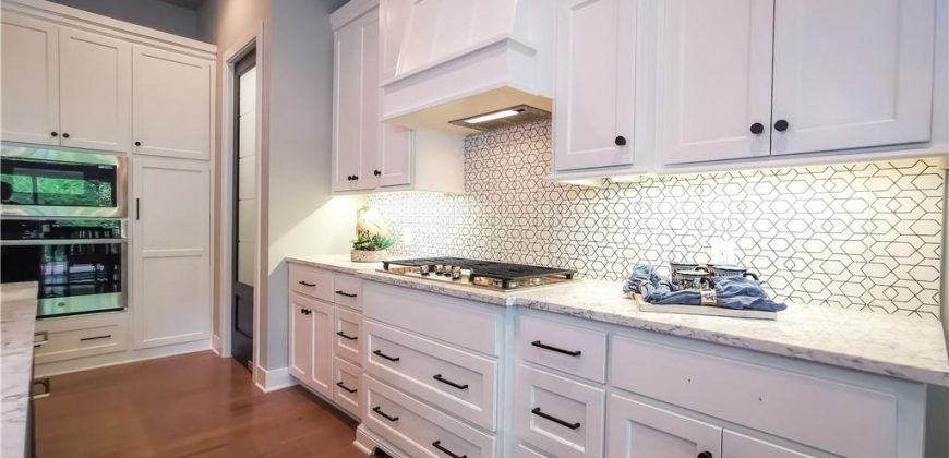 Homes for Sale in Kansas City, MO 64151 | 7003 N Polk Avenue