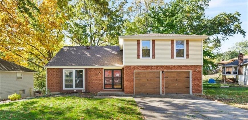 Homes for Sale in Parkville, MO 64152 | 6606 NW Quail Run Drive