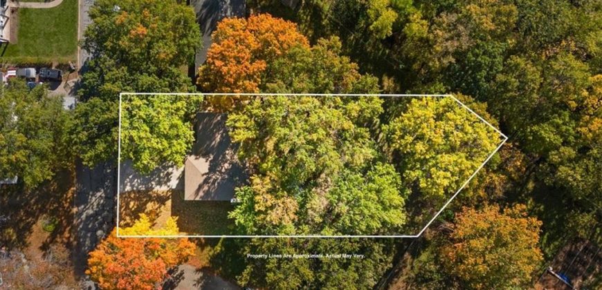 Homes for Sale in Parkville, MO 64152 | 6606 NW Quail Run Drive