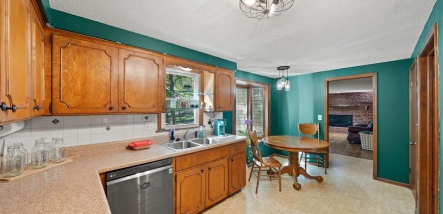 Homes for Sale in Parkville, MO 64152 | 6606 NW Quail Run Drive