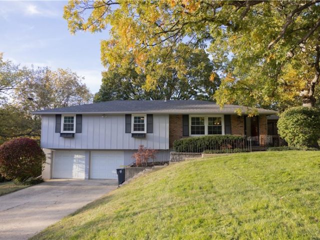 Homes for Sale in Kansas City, MO 64151 | 4912 NW 61st Terrace