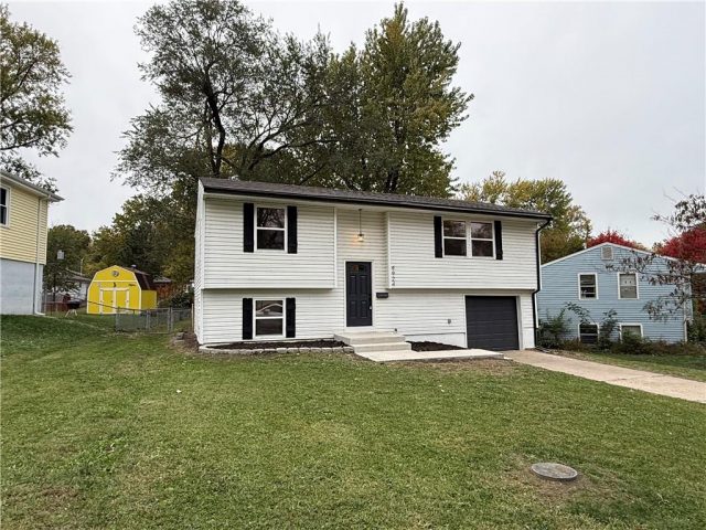 Homes for Sale in Kansas City, MO 64119 | 4924 N Smalley Avenue
