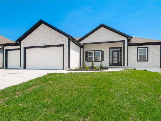 Homes for Sale in Kearney, MO 64060 | 2211  Prairie Creek Drive