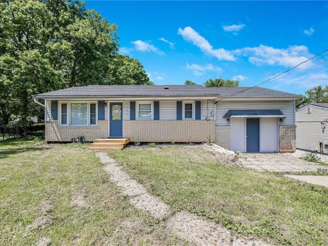 Homes for Sale in Kansas City, MO 64119 | 6132  N Eugene Field Road