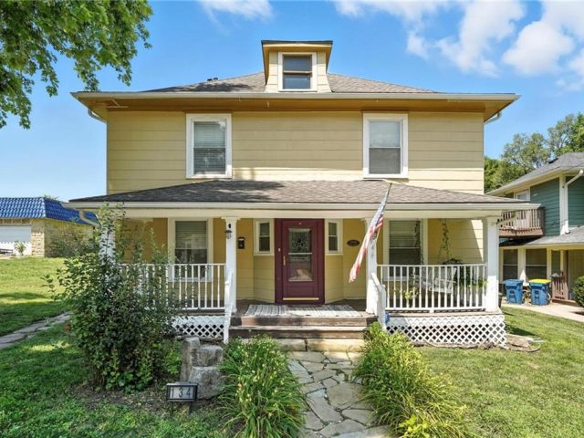 Homes for Sale in Liberty, MO 64068 | 134 S Lincoln Street