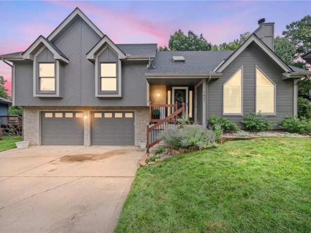 Homes for Sale in Kansas City, MO 64151 | 7807 N Adrian Avenue