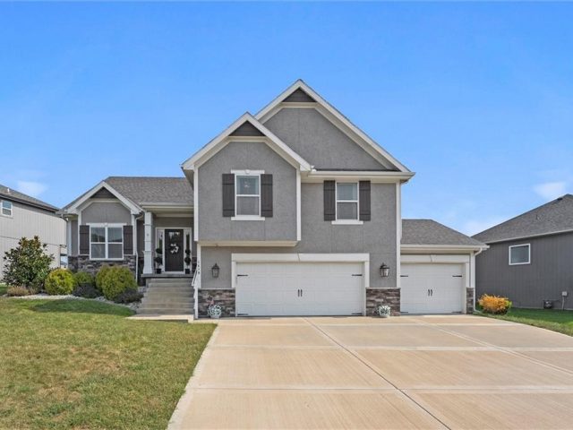 Homes for Sale in Kansas City, MO 64155 | 1410 NW 94 Street