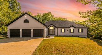 Homes for Sale in Smithville, MO 64089 | 1619  Sunrise Drive