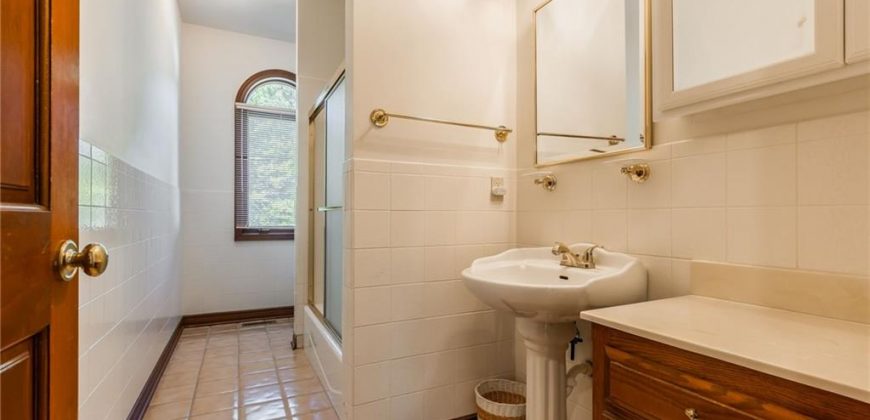 Homes for Sale in Smithville, MO 64089 | 1619  Sunrise Drive