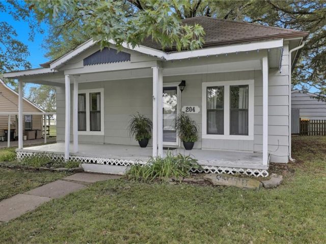 Homes for Sale in Kearney, MO 64060 | 204 N Clark Street