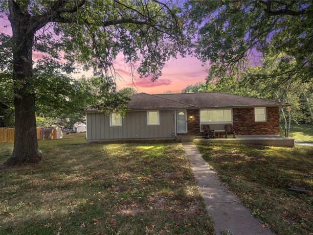 Homes for Sale in Kansas City, MO 64154 | 8701 NW Edison Avenue