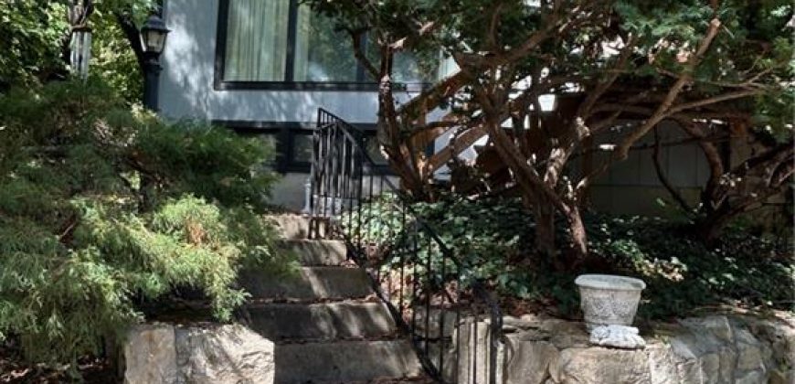 Homes for Sale in Kansas City, MO 64116 | 106 NW Greentree Lane