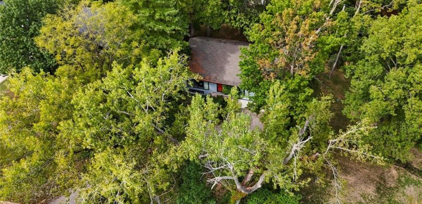 Homes for Sale in Kansas City, MO 64116 | 106 NW Greentree Lane