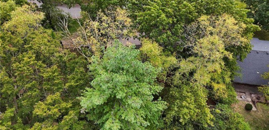 Homes for Sale in Kansas City, MO 64116 | 106 NW Greentree Lane