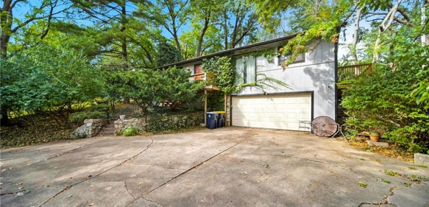 Homes for Sale in Kansas City, MO 64116 | 106 NW Greentree Lane