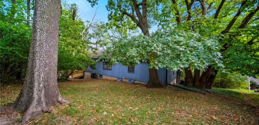 Homes for Sale in Kansas City, MO 64116 | 106 NW Greentree Lane