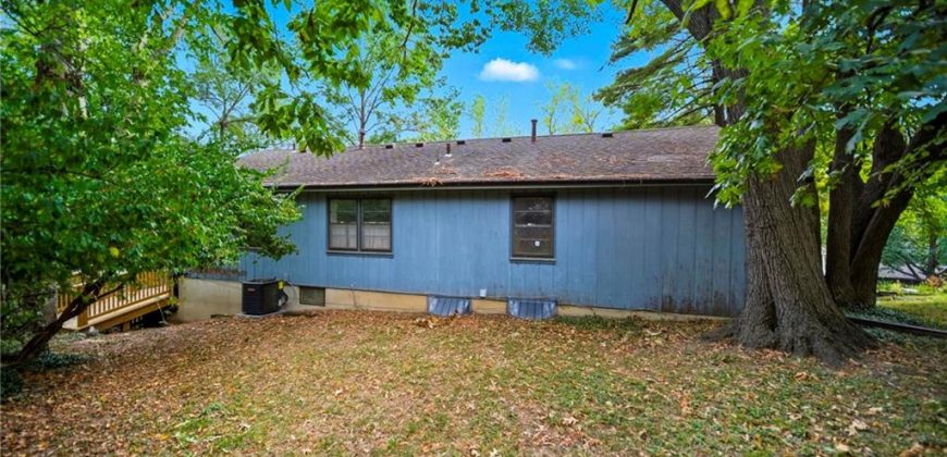 Homes for Sale in Kansas City, MO 64116 | 106 NW Greentree Lane