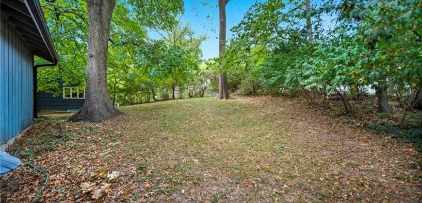 Homes for Sale in Kansas City, MO 64116 | 106 NW Greentree Lane