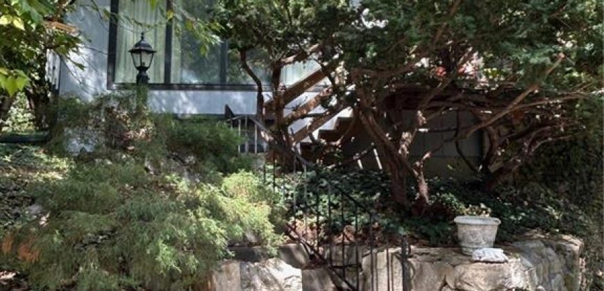 Homes for Sale in Kansas City, MO 64116 | 106 NW Greentree Lane