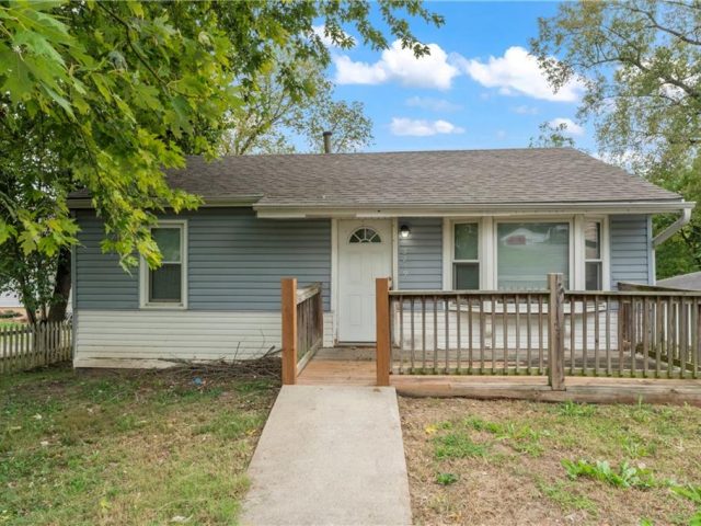 Homes for Sale in Kansas City, MO 64119 | 5239 N BRISTOL Avenue