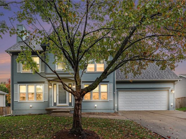 Homes for Sale in Kearney, MO 64060 | 1717 S Patricia Drive